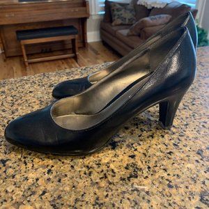 Liz Claiborne Pumps